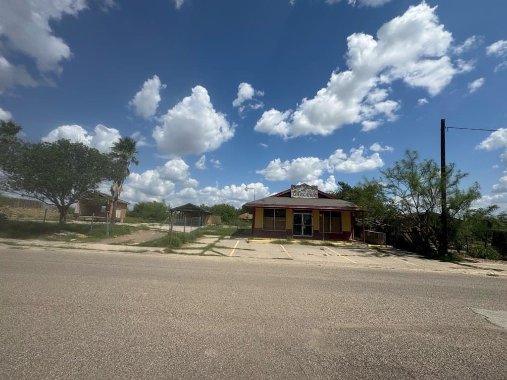 12,700 acres in Maverick County - photo 2