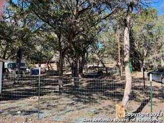 0.21 acres in Bandera County - photo 4