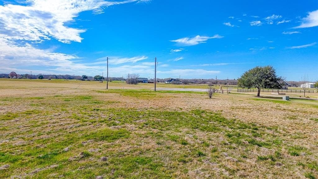 5.03 acres in Navarro County - photo 5