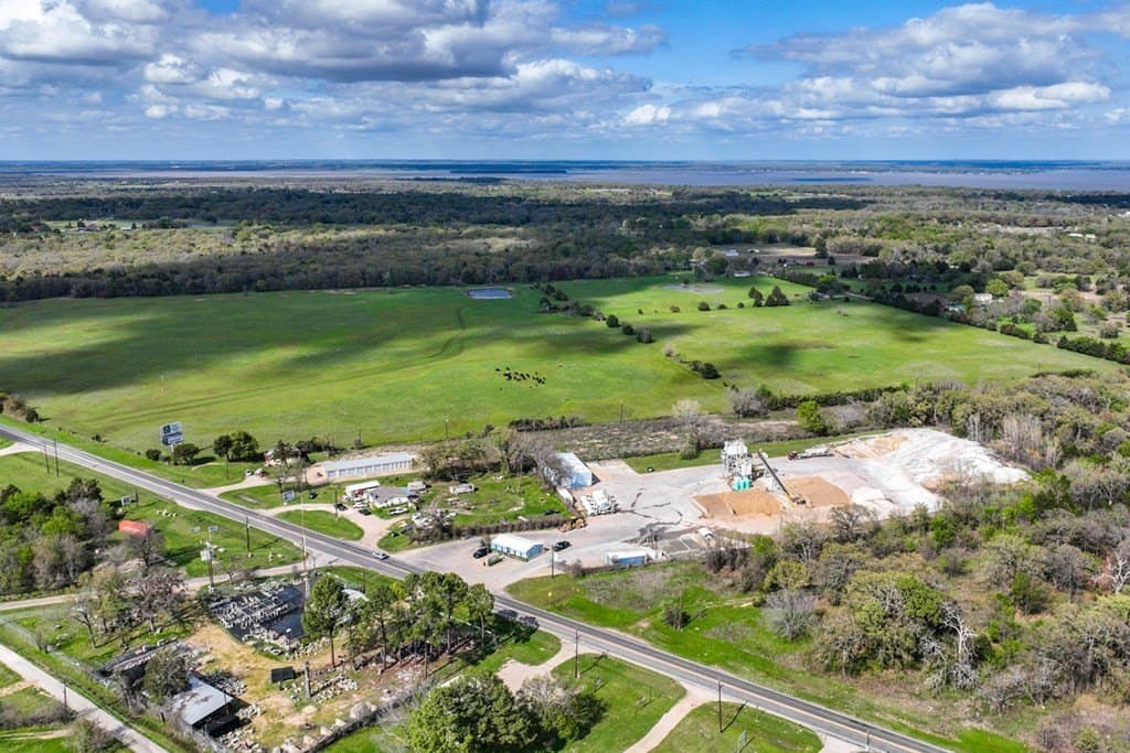 30.68 acres in Henderson County - photo 8