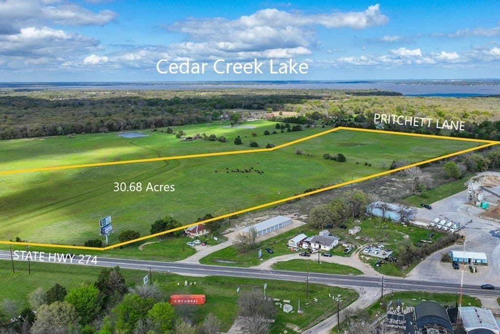 30.68 acres in Henderson County - photo 7