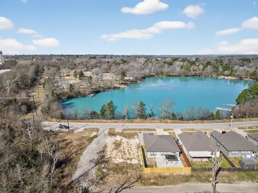 0.11 acres in Henderson County - photo 4