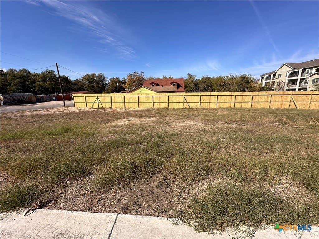 0.17 acres in Comal County - photo 2