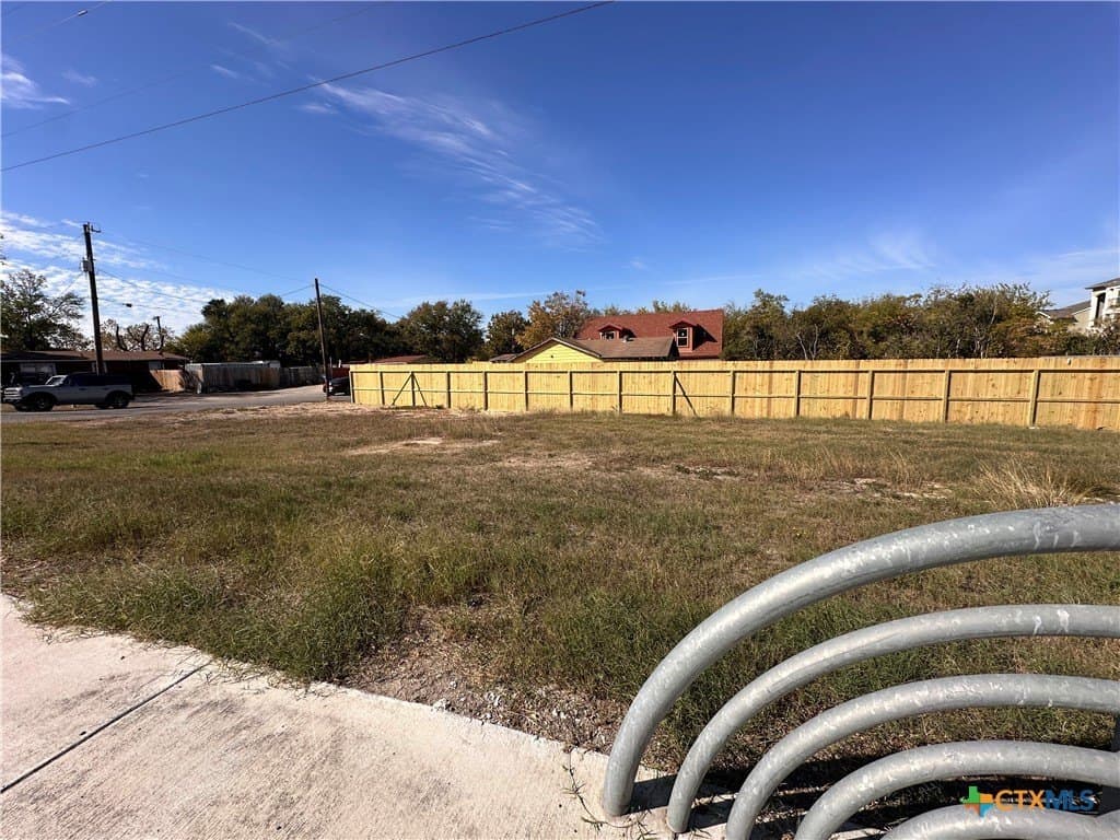 0.17 acres in Comal County - photo 3