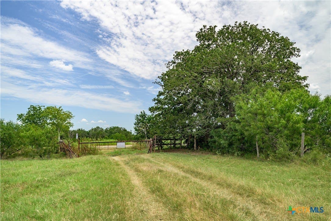 127.37 acres in Fayette County - photo 8