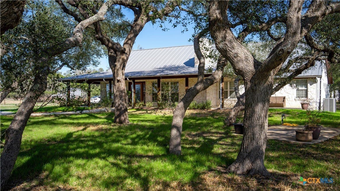 20 acres in Comal County - photo 33