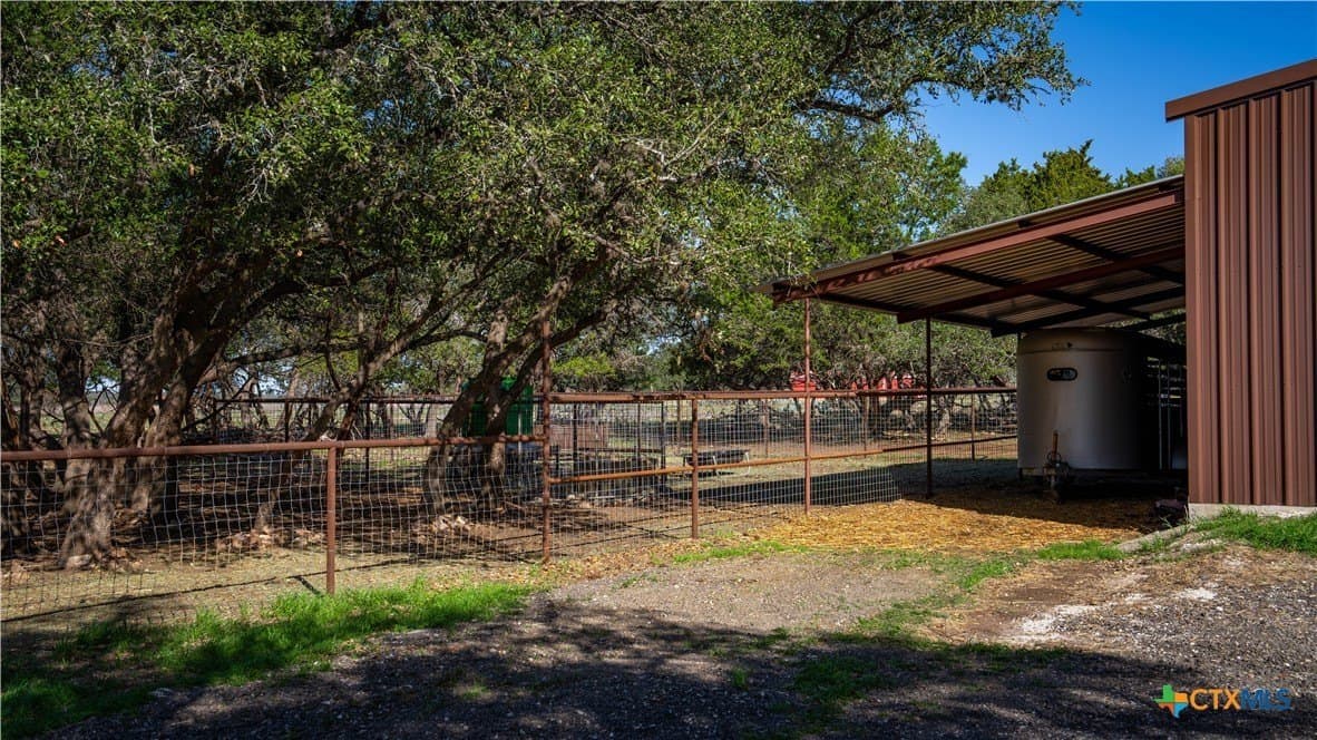 20 acres in Comal County - photo 28