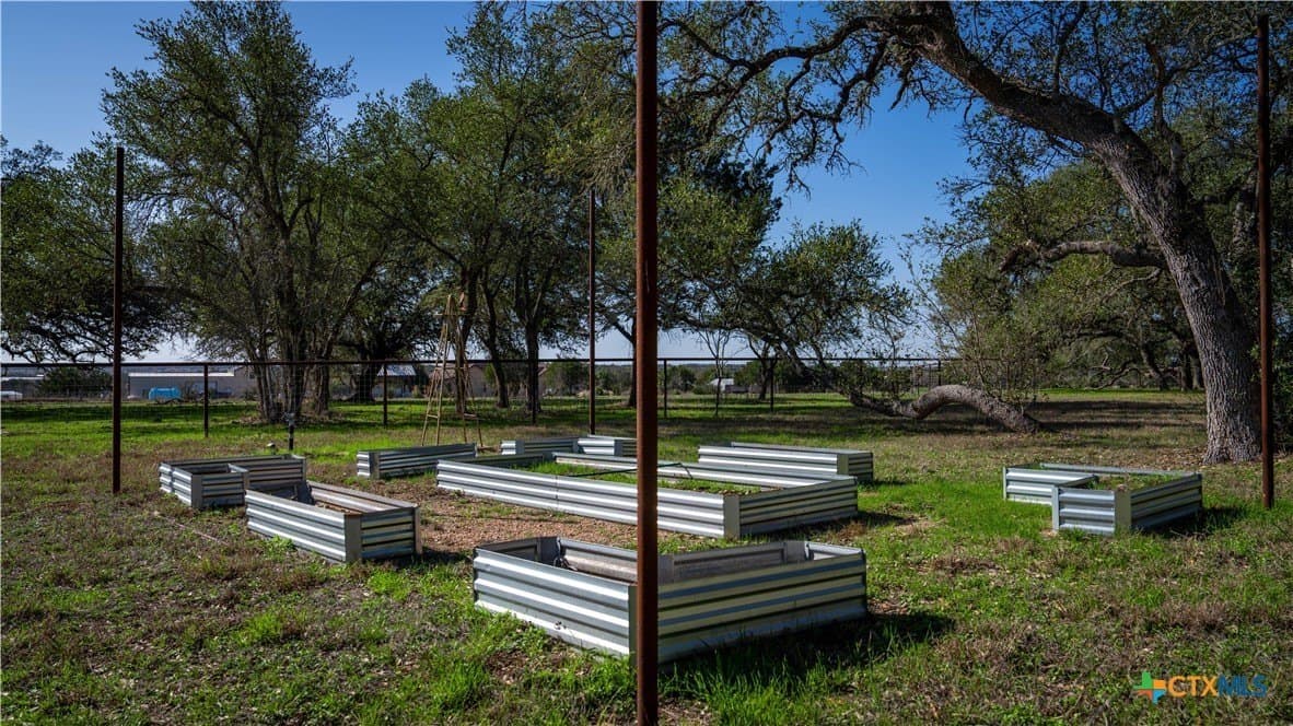 20 acres in Comal County - photo 31