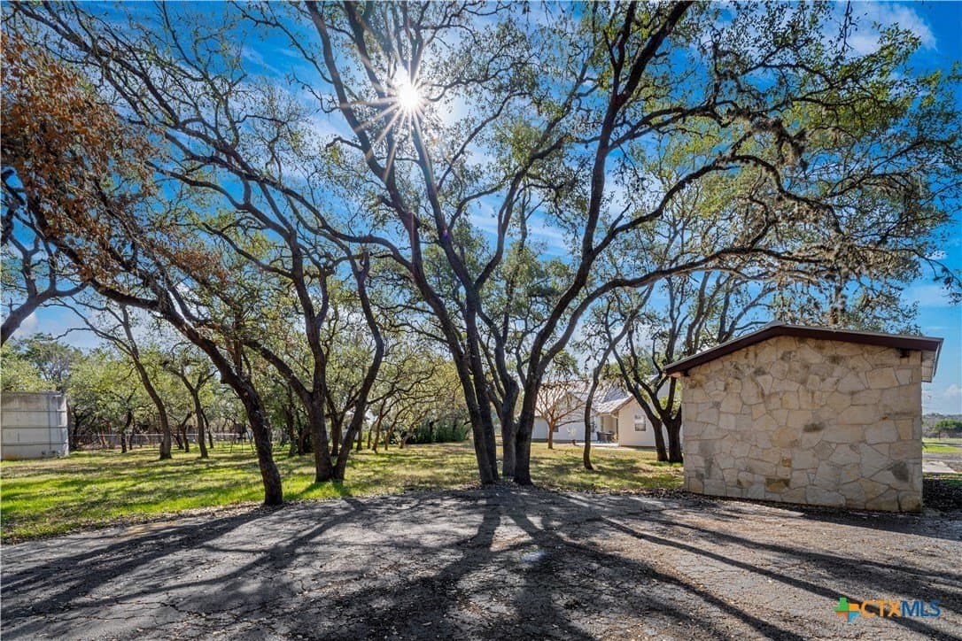 20 acres in Comal County - photo 37