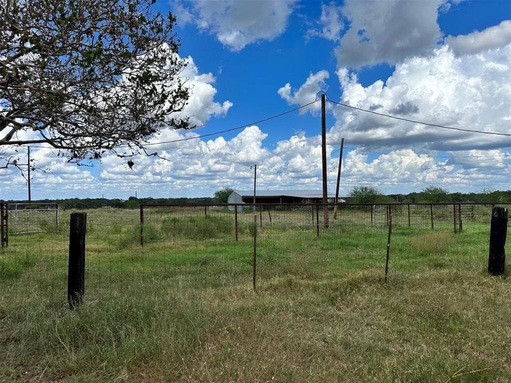 22 acres in Lavaca County - photo 10