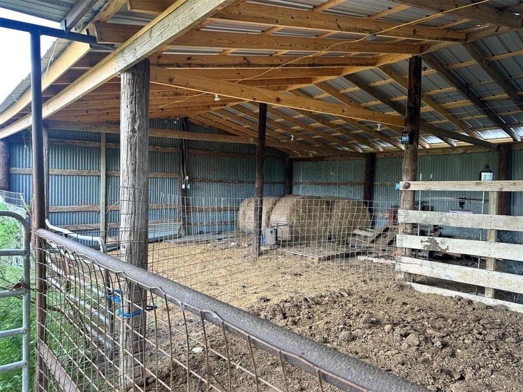 22 acres in Lavaca County - photo 15