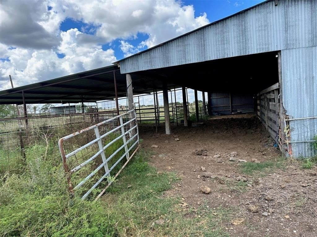 22 acres in Lavaca County - photo 22