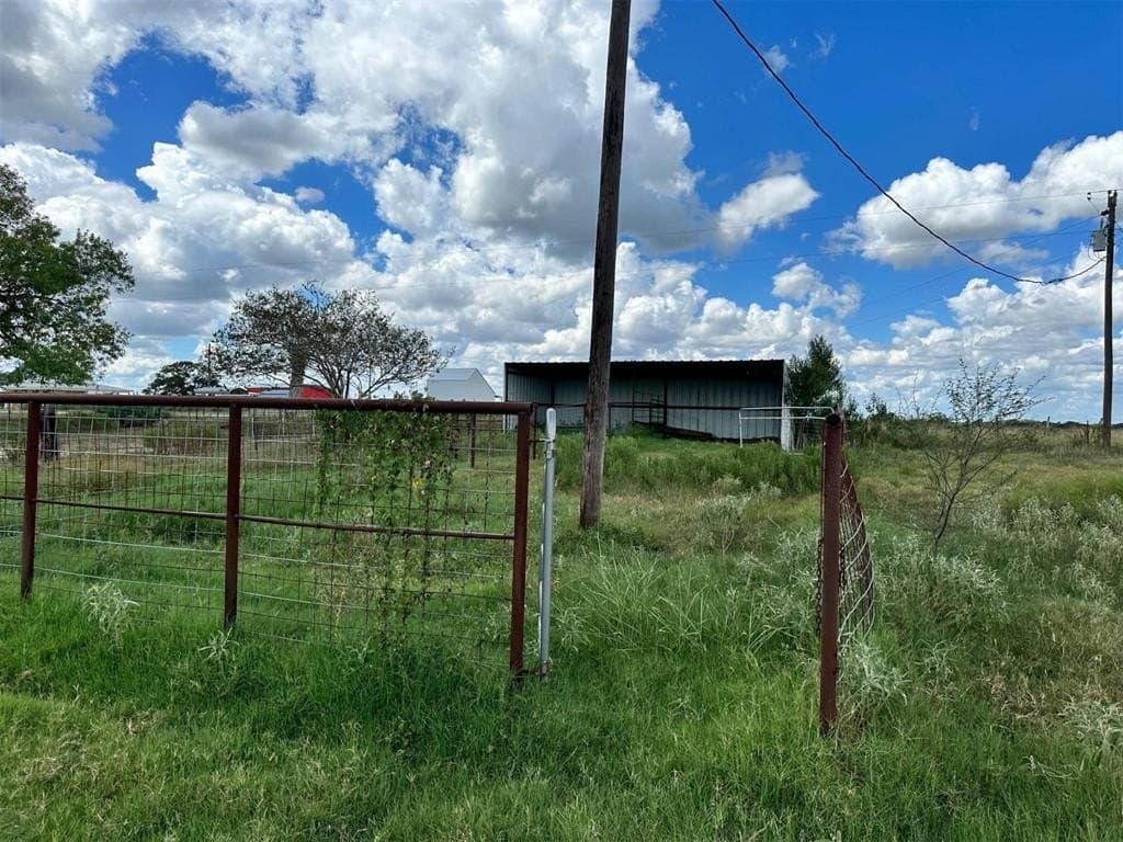 22 acres in Lavaca County - photo 12