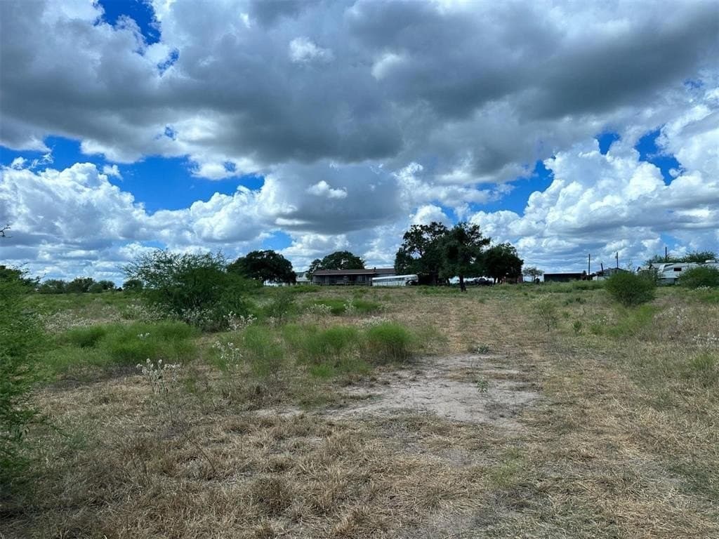 22 acres in Lavaca County - photo 9