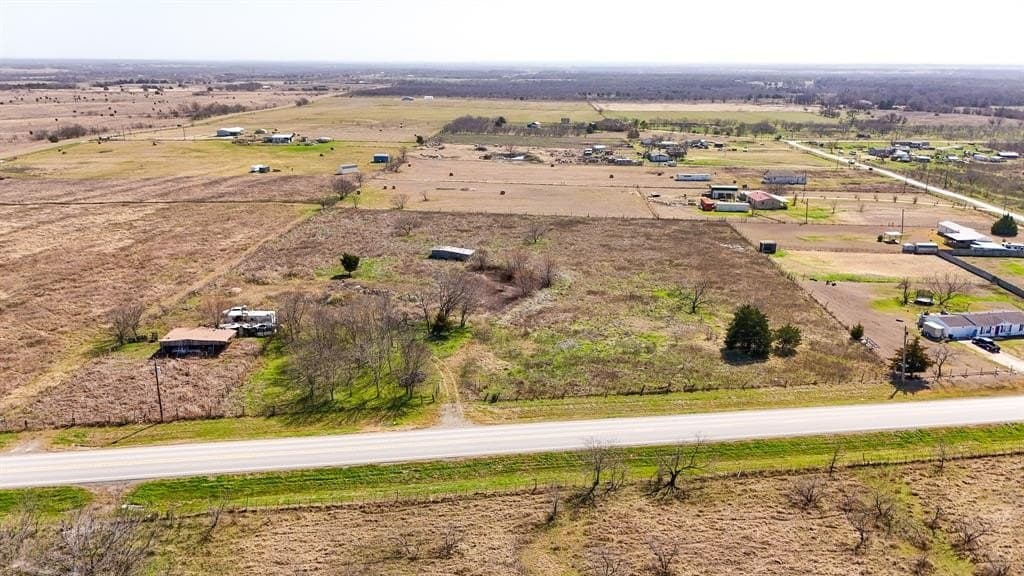 5.66 acres in Navarro County - photo 7