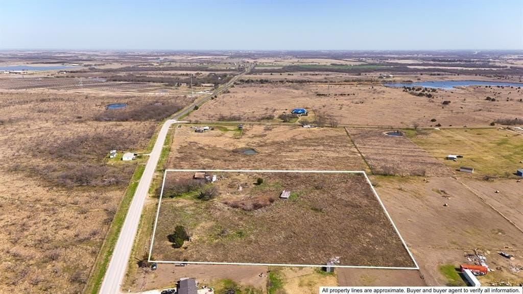 5.66 acres in Navarro County - photo 2