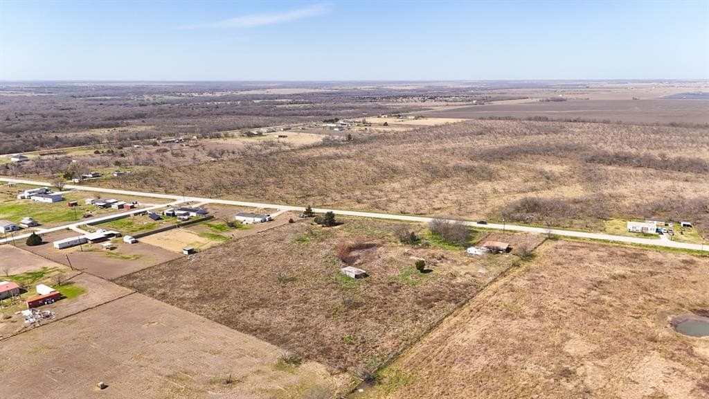 5.66 acres in Navarro County - photo 5