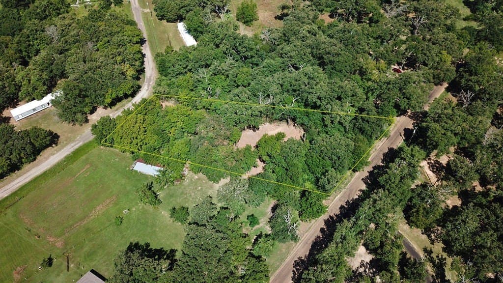 0.96 acres in Henderson County - photo 3