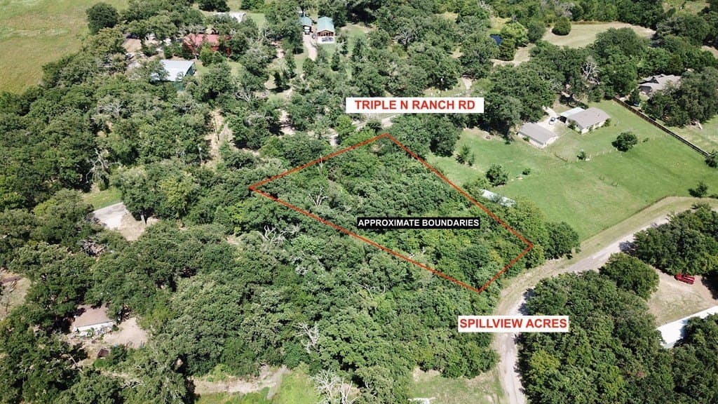 0.96 acres in Henderson County - photo 10