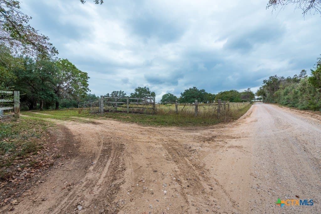 10.93 acres in Gonzales County - photo 28