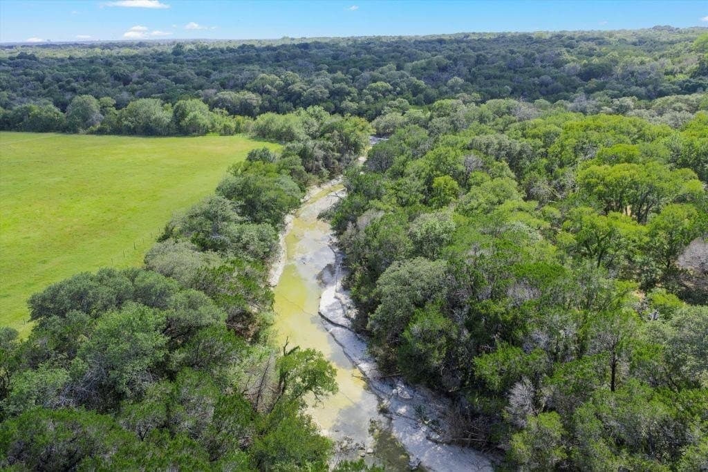 24.98 acres in McLennan County - photo 2