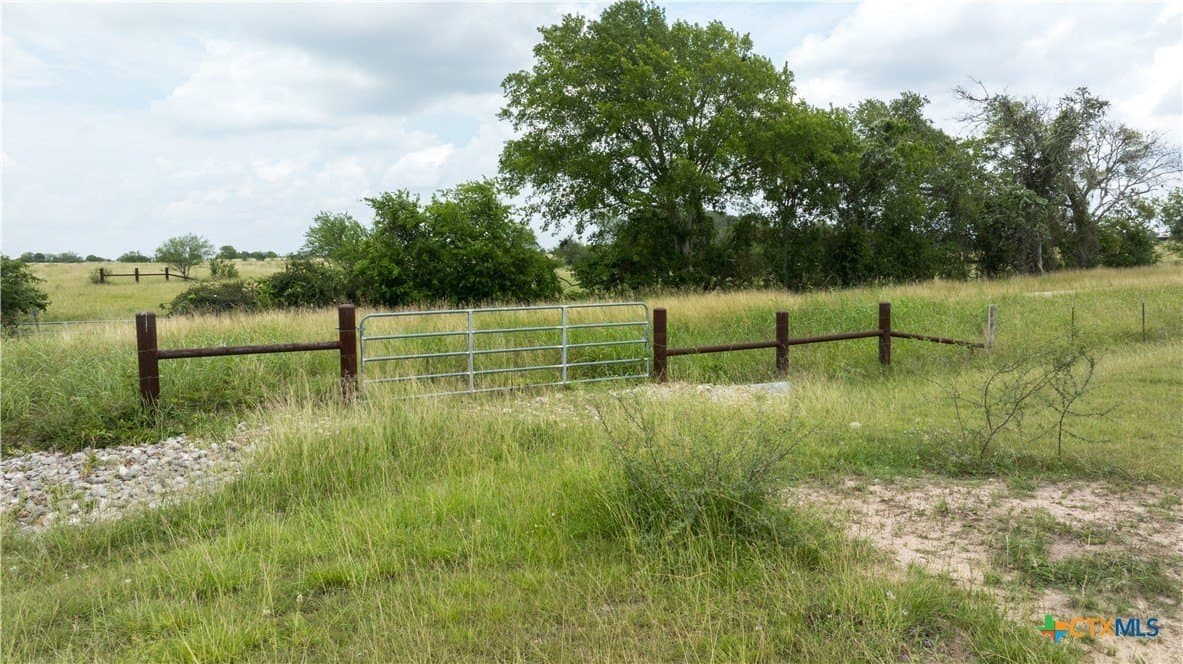 10.86 acres in DeWitt County - photo 11