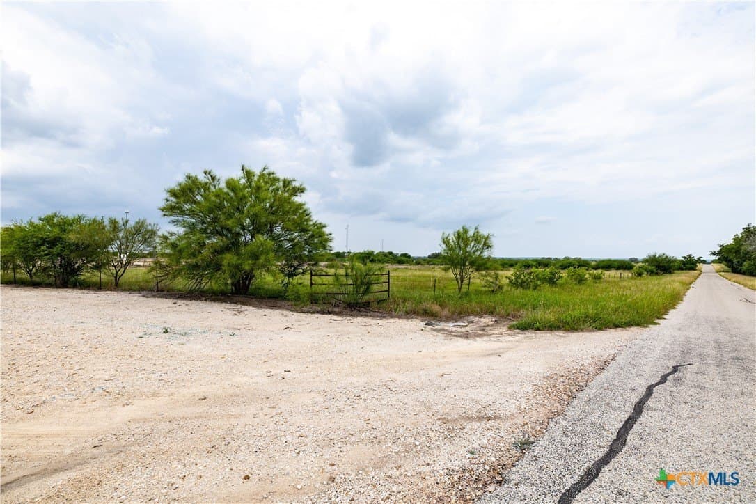 10.86 acres in DeWitt County - photo 22