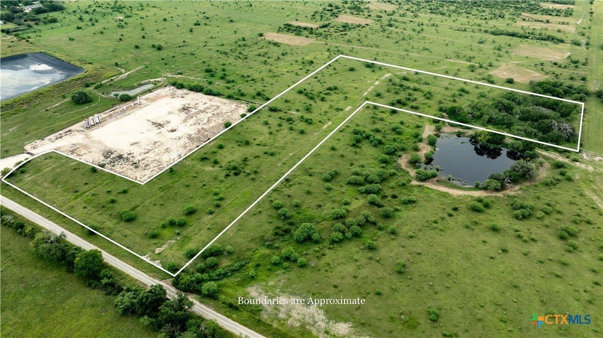 10.86 acres in DeWitt County - photo 2