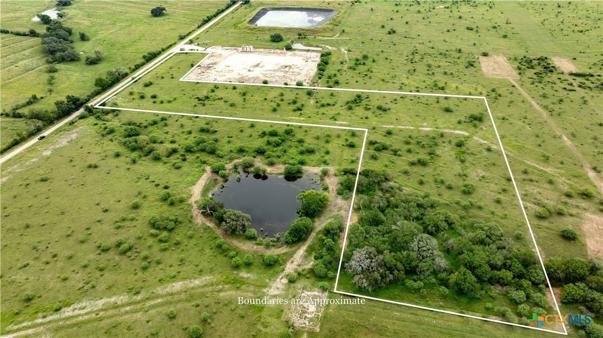 10.86 acres in DeWitt County - photo 3