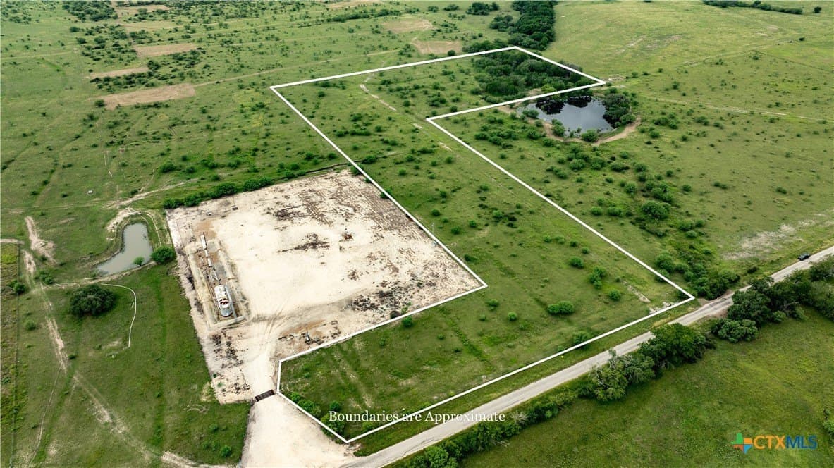 10.86 acres in DeWitt County - photo 8