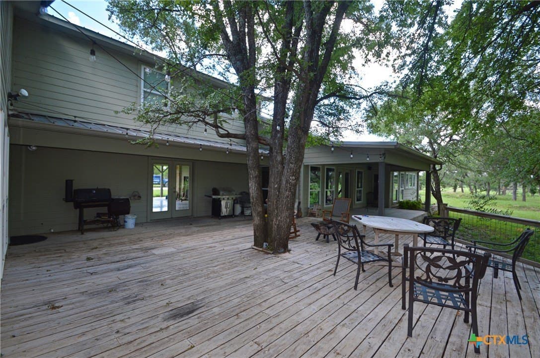 261.89 acres in San Saba County - photo 2