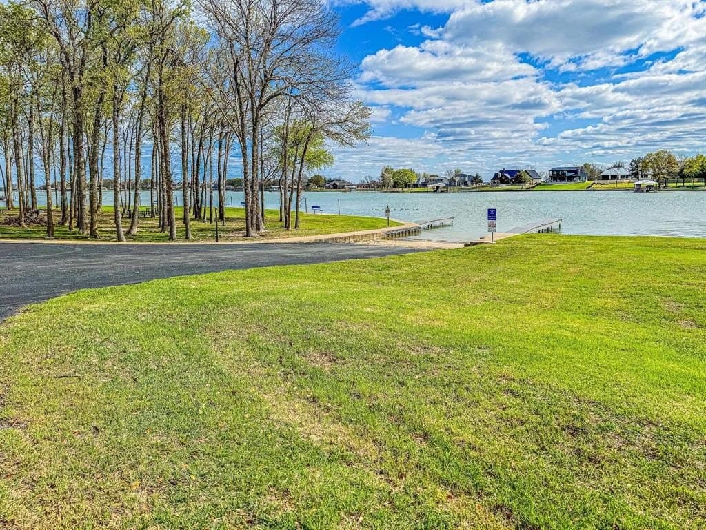 0.51 acres in Navarro County - photo 39