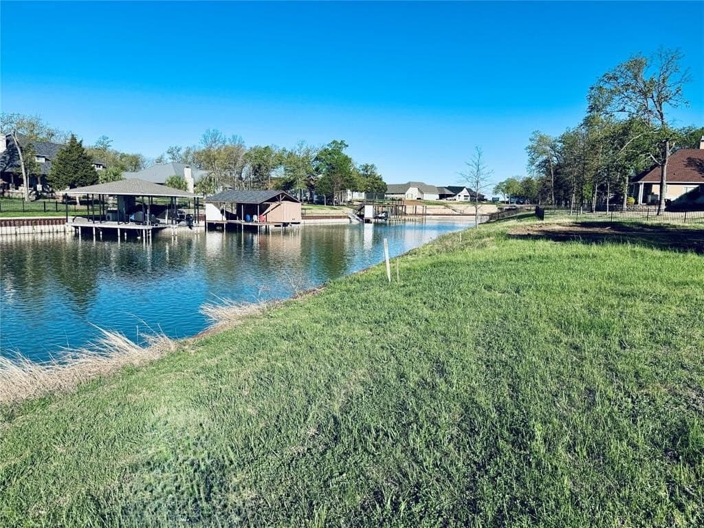 0.51 acres in Navarro County - photo 31