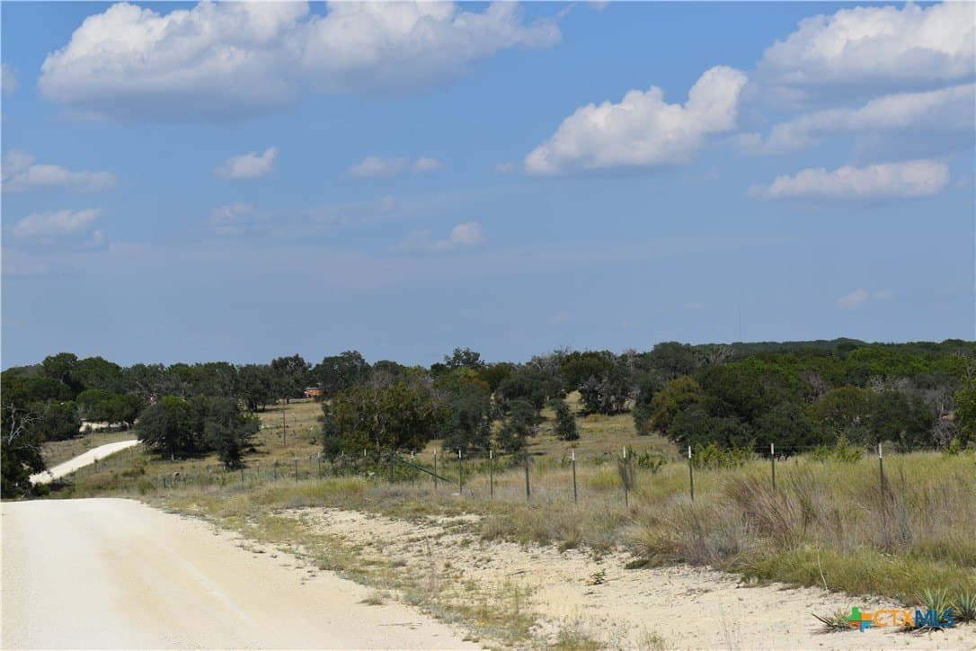113.89 acres in Lampasas County - photo 3