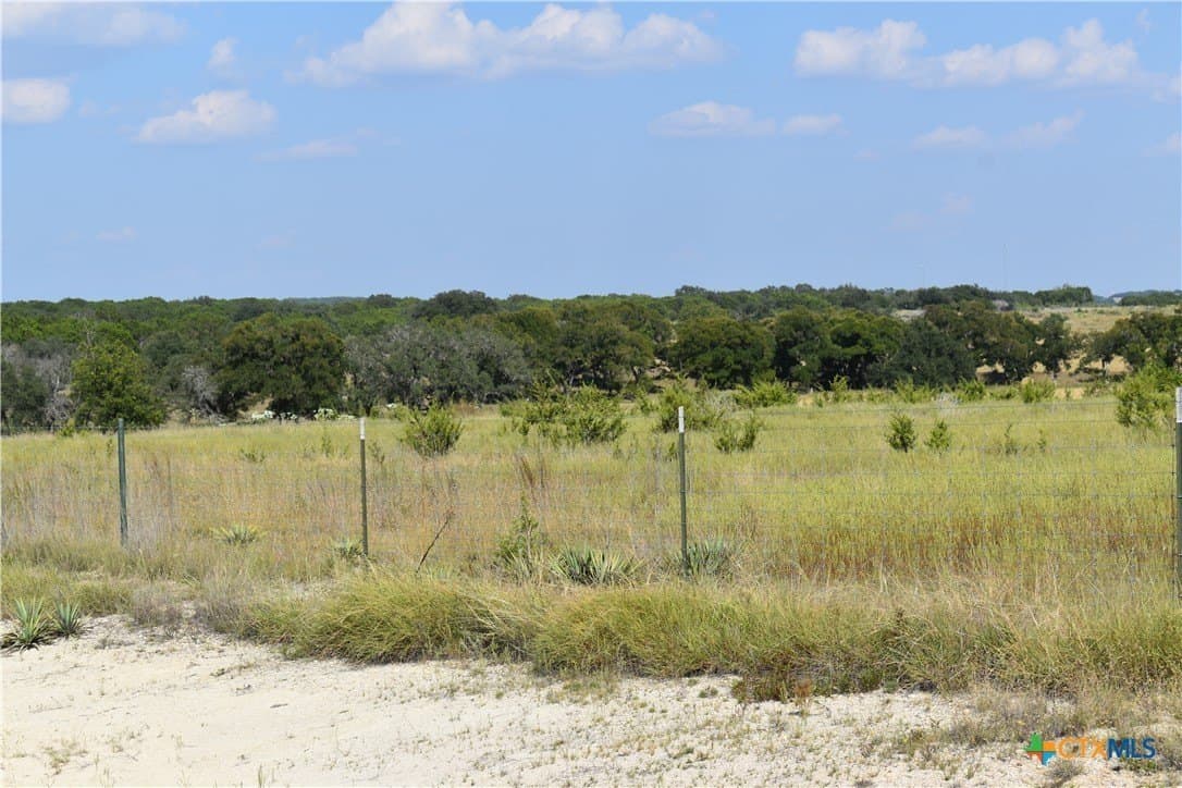 113.89 acres in Lampasas County - photo 2