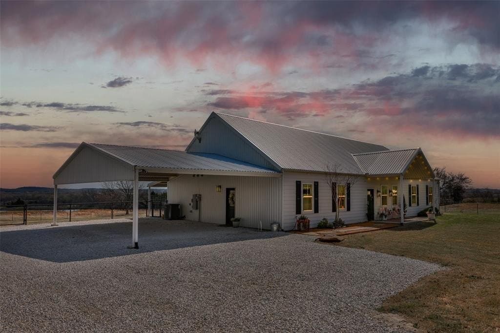 11 acres in Cooke County - photo 4