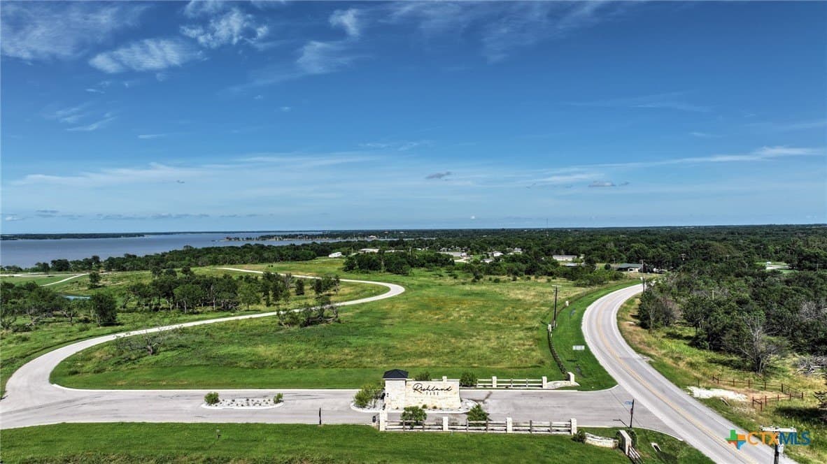 1.01 acres in Navarro County - photo 16