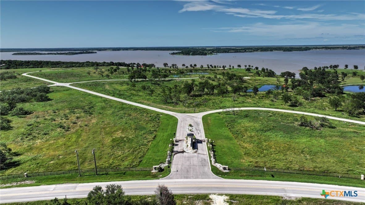 1.01 acres in Navarro County - photo 15