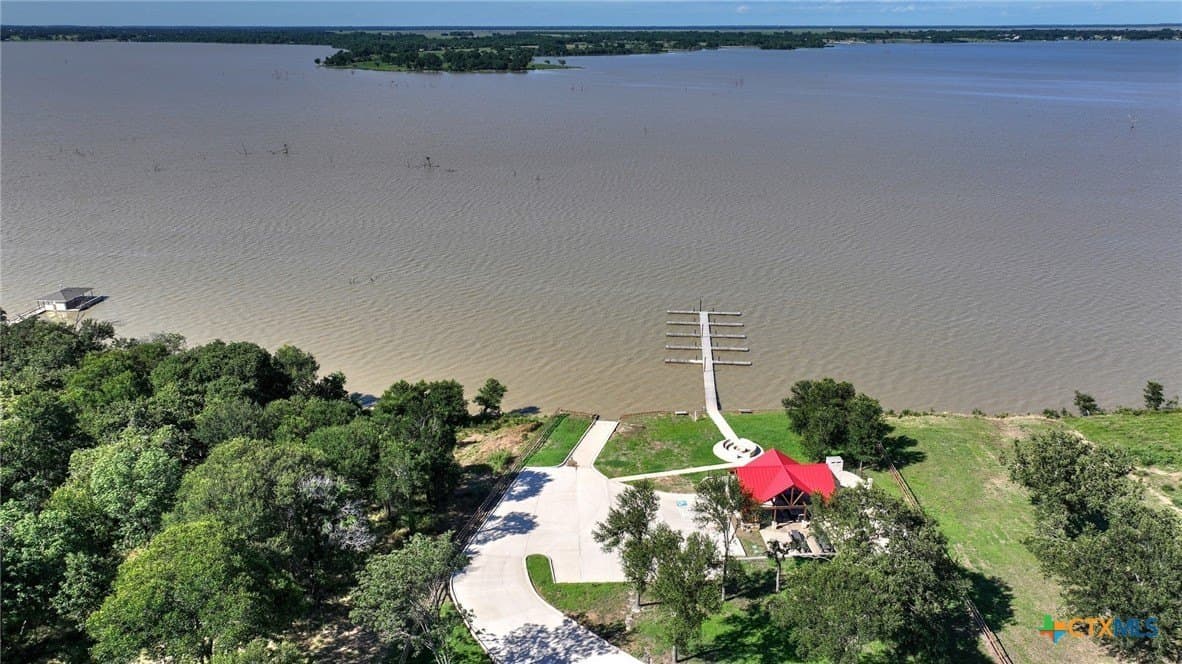 1.01 acres in Navarro County - photo 17