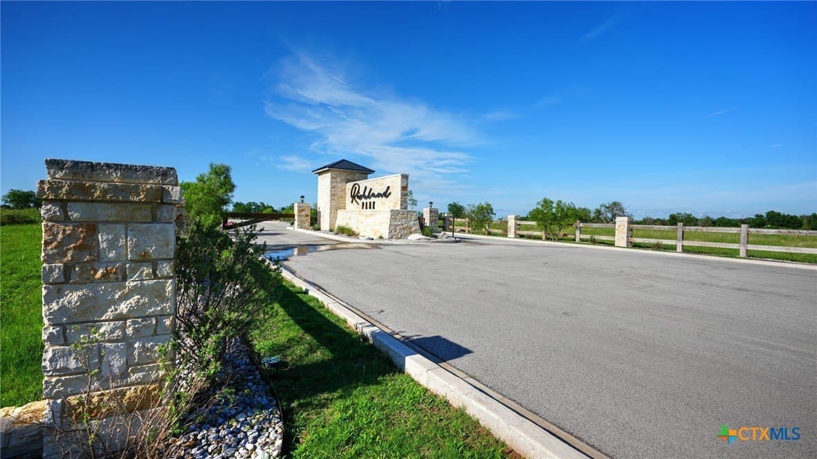 1.01 acres in Navarro County - photo 3