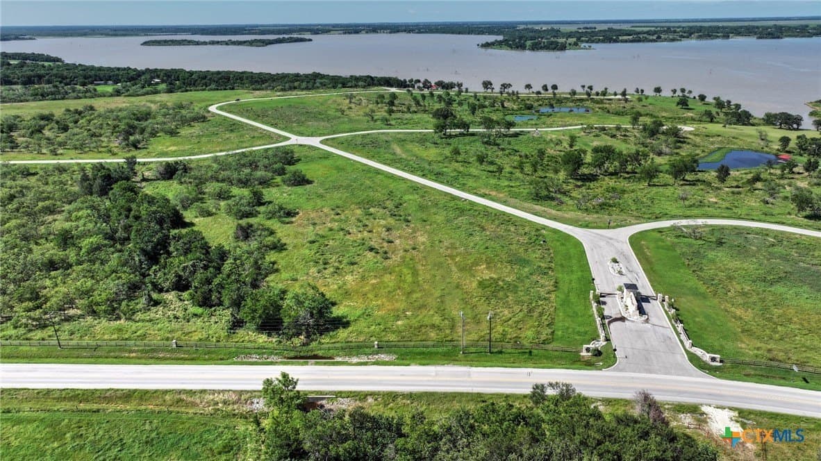 1.01 acres in Navarro County - photo 12