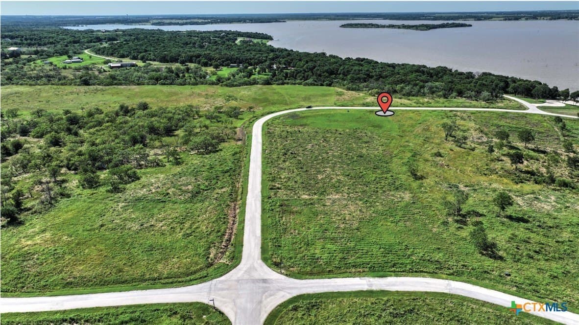 1.01 acres in Navarro County - photo 13