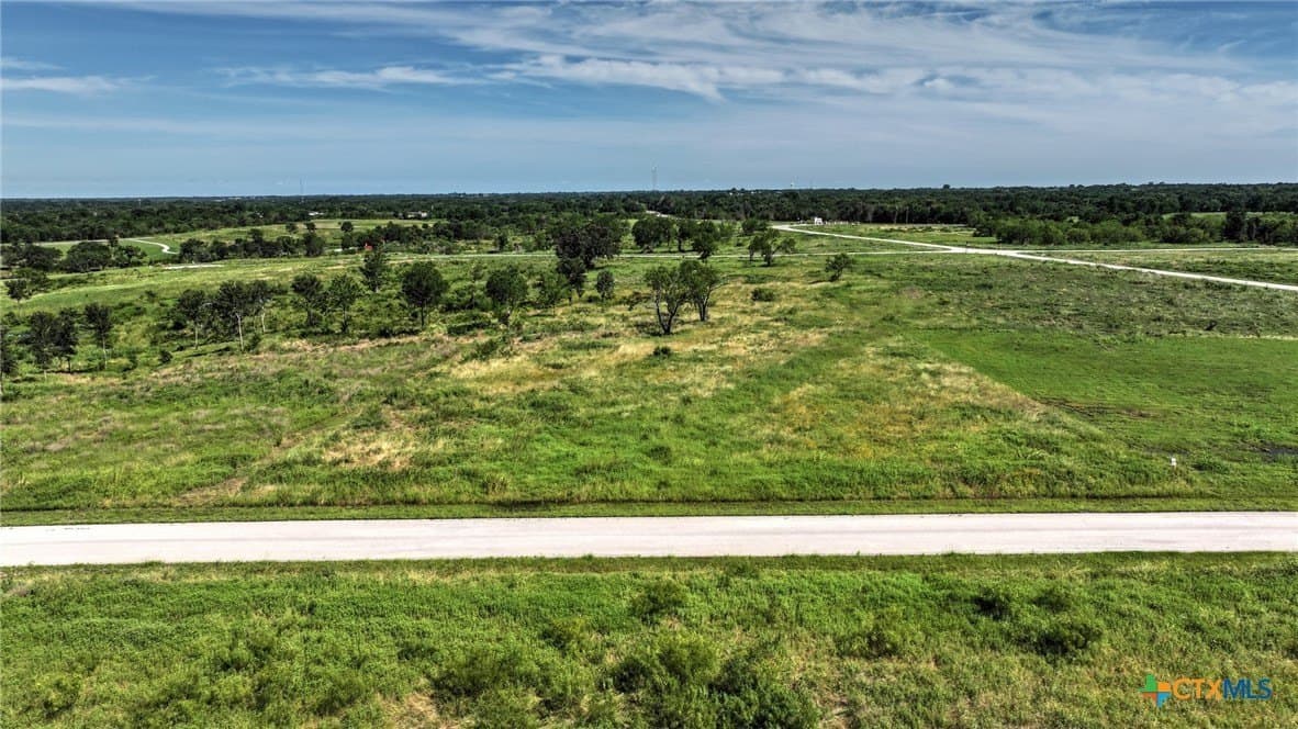 1.01 acres in Navarro County - photo 8