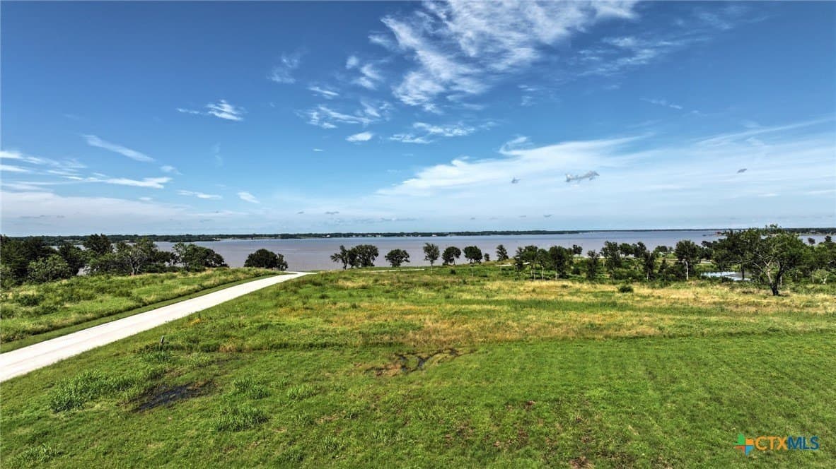 1.01 acres in Navarro County - photo 9