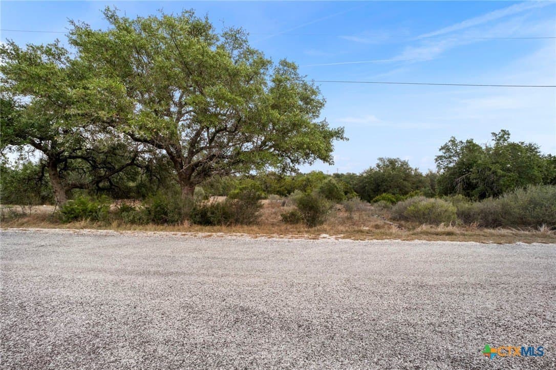 1.42 acres in Comal County - photo 5