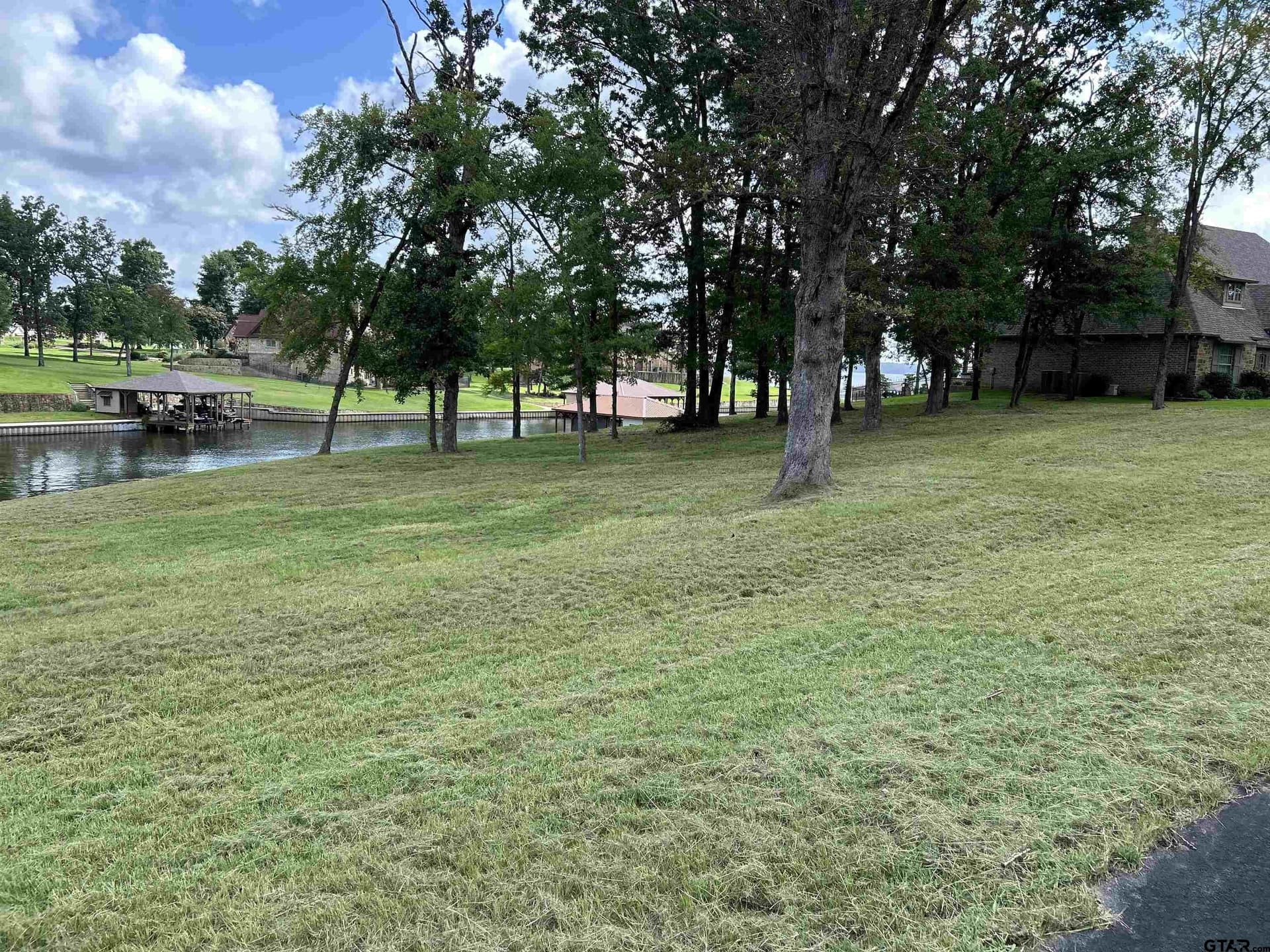 0.71 acres in Henderson County - photo 9