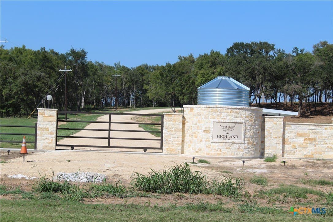 3.45 acres in Milam County - photo 2