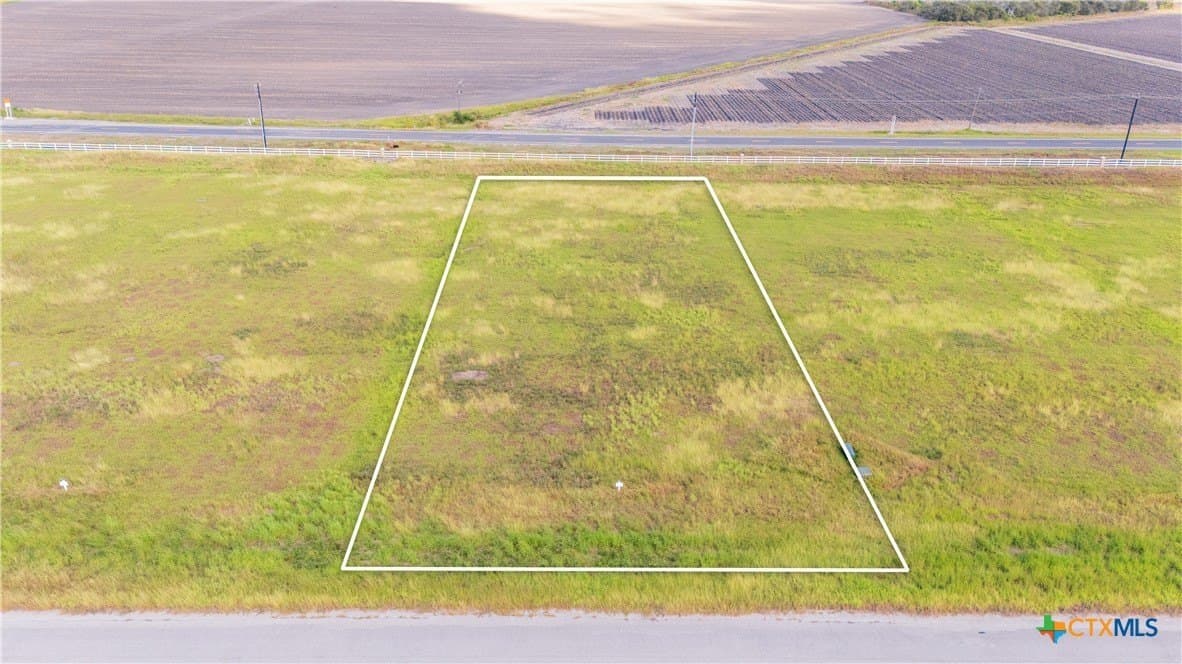 0.83 acres in Calhoun County - photo 5