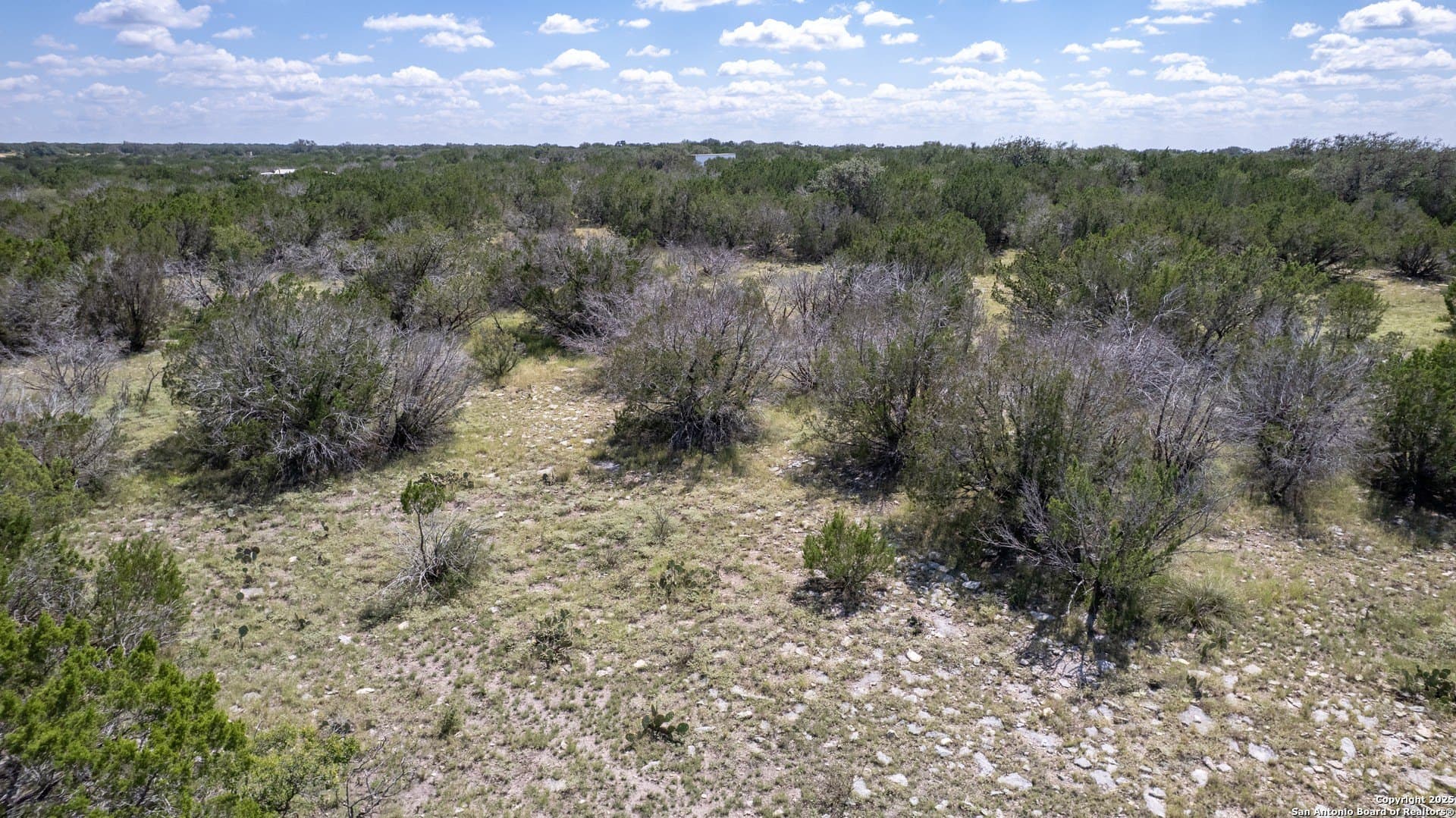 20.99 acres in Edwards County - photo 23
