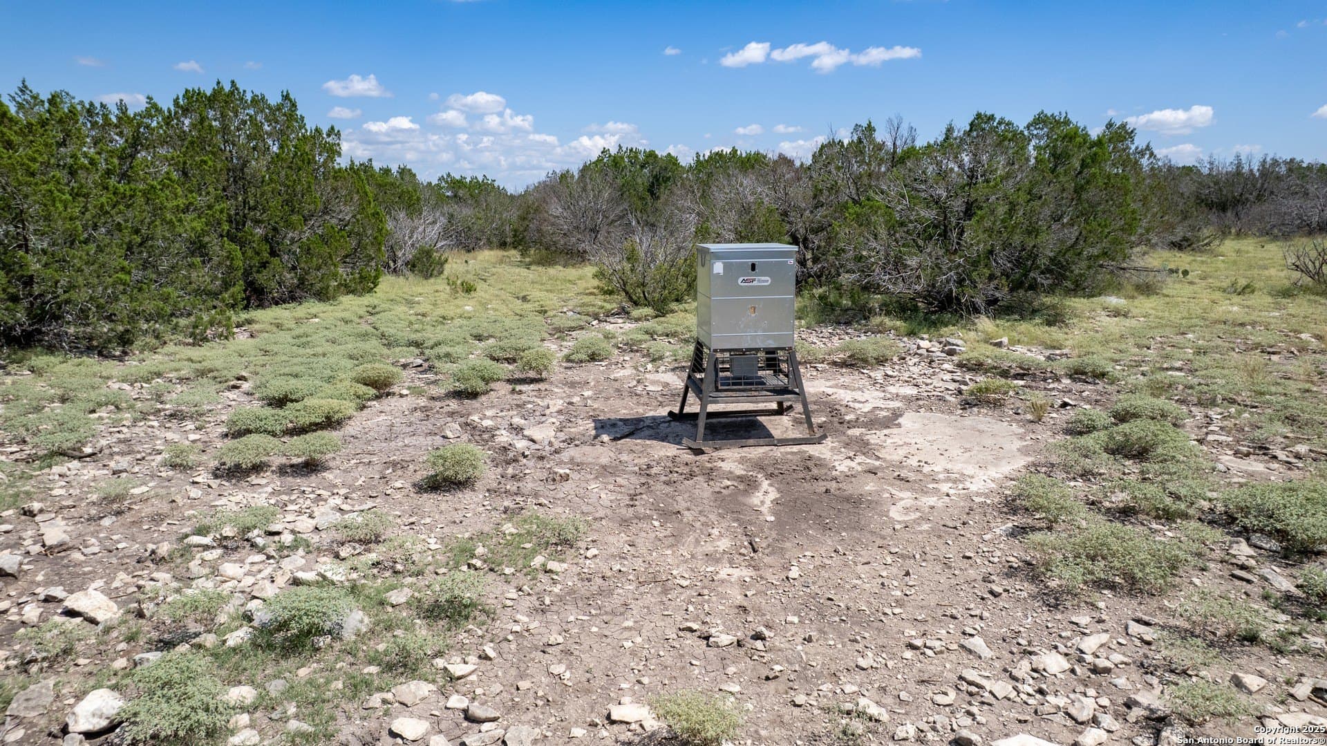 20.99 acres in Edwards County - photo 14
